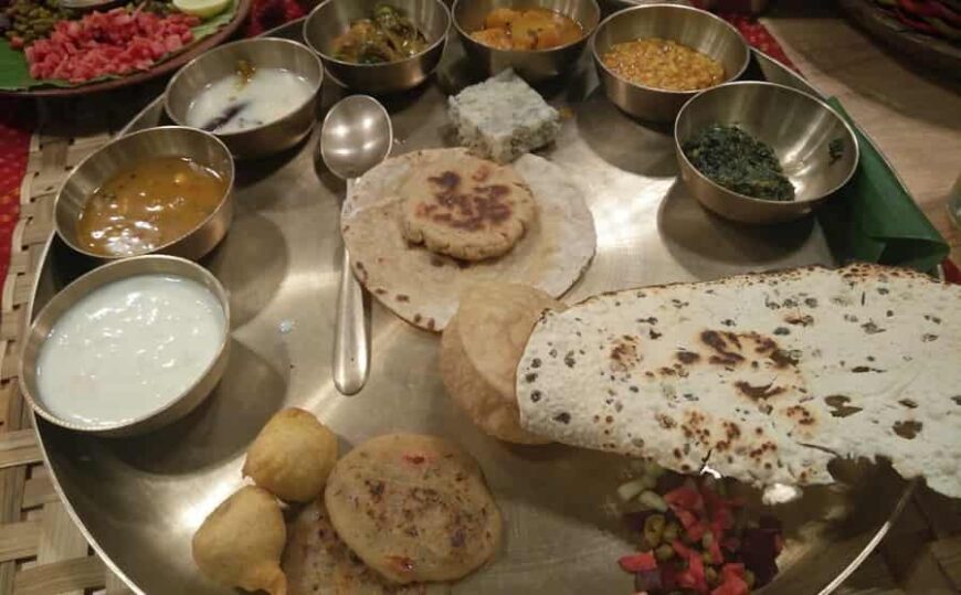 Best Places For Delicious Gujarati Thali In Ahmedabad