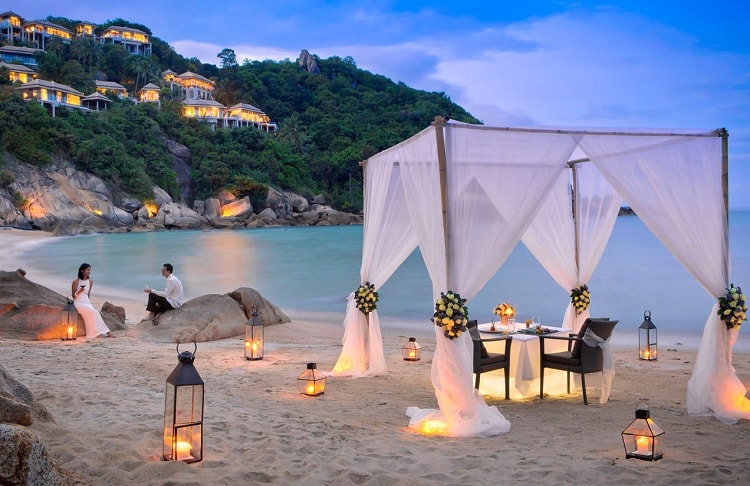 A Private Honeymoon For Couples In Love